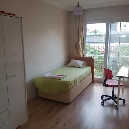 公寓 2 Bedroom Cosy House In *
